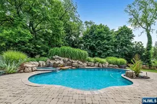 356 N Farview Ave, Paramus, NJ 07652 - Photo 41