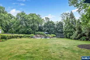 356 N Farview Ave, Paramus, NJ 07652 - Photo 47