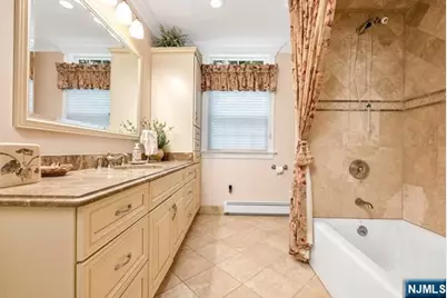 356 N Farview Avenue, Paramus, NJ 07652 - Photo 19
