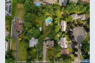 356 N Farview Avenue, Paramus, NJ 07652 - Photo 5