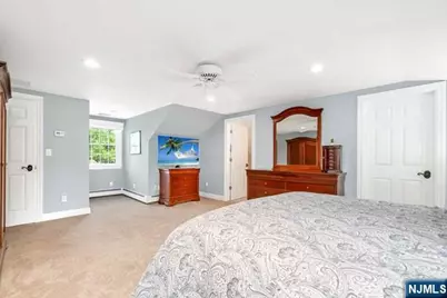 356 N Farview Avenue, Paramus, NJ 07652 - Photo 21