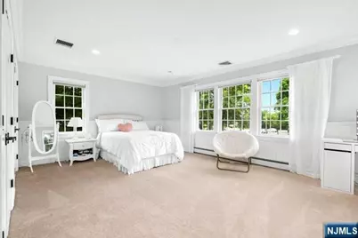 356 N Farview Avenue, Paramus, NJ 07652 - Photo 27