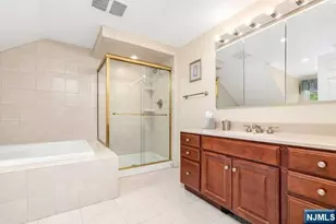 356 N Farview Ave, Paramus, NJ 07652 - Photo 23