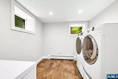 356 N Farview Avenue, Paramus, NJ 07652 - Photo 39