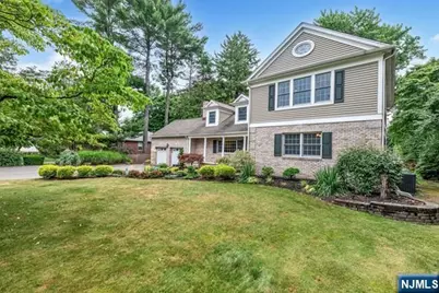 356 N Farview Avenue, Paramus, NJ 07652 - Photo 3