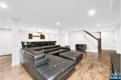 356 N Farview Avenue, Paramus, NJ 07652 - Photo 37