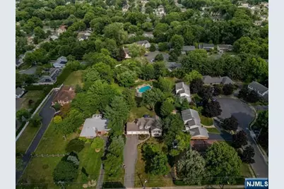 356 N Farview Avenue, Paramus, NJ 07652 - Photo 49