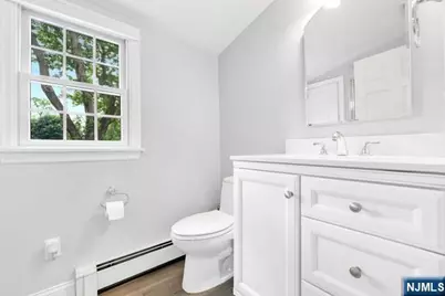 356 N Farview Avenue, Paramus, NJ 07652 - Photo 29