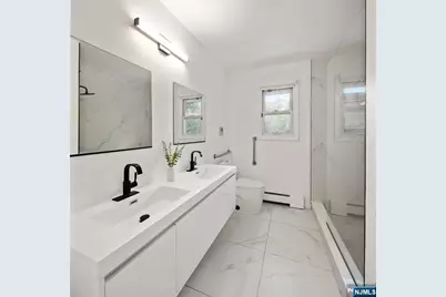 554 Elm Avenue, Ridgefield, NJ 07657 - Photo 11