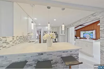 112 Elmwood Drive, Elmwood Park, NJ 07407 - Photo 25