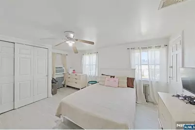112 Elmwood Drive, Elmwood Park, NJ 07407 - Photo 45