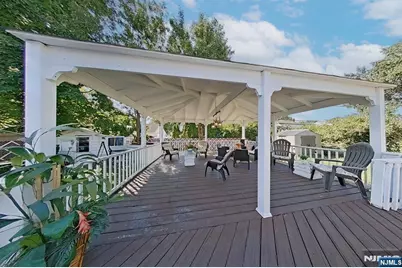 112 Elmwood Drive, Elmwood Park, NJ 07407 - Photo 11