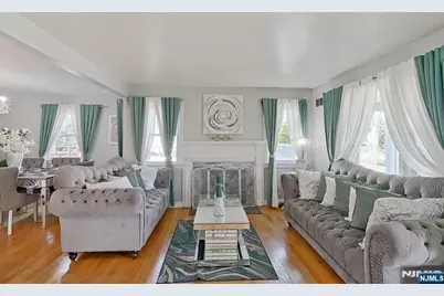 112 Elmwood Drive, Elmwood Park, NJ 07407 - Photo 19
