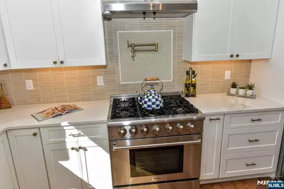 515 Hobart Road, Paramus, NJ 07652 - Photo 11
