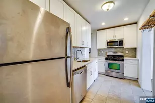 883 Jfk Blvd E 3F, Weehawken, NJ 07086 - Photo 5