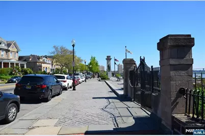 883 Jfk Blvd E 3F #3F, Weehawken, NJ 07086 - Photo 13