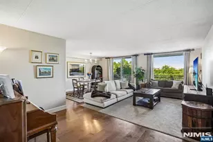 1077 River Road 303, Edgewater, NJ 07020 - Photo 3