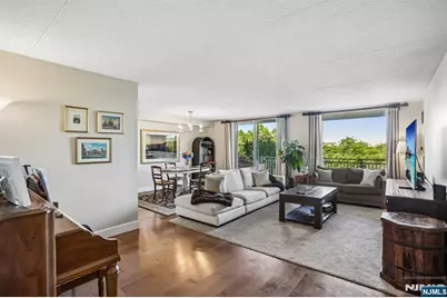 1077 River Road 303 #303, Edgewater, NJ 07020 - Photo 3