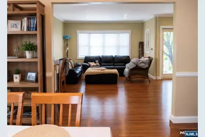 307 Raymond Street, Hasbrouck Heights, NJ 07604 - Photo 5