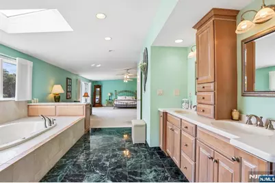 998 Washington Avenue, Ho Ho Kus, NJ 07423 - Photo 29