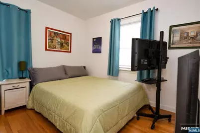 315 Myers Avenue, Hasbrouck Heights, NJ 07604 - Photo 13