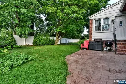 315 Myers Avenue, Hasbrouck Heights, NJ 07604 - Photo 23