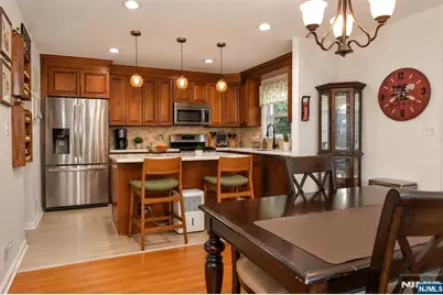 315 Myers Avenue, Hasbrouck Heights, NJ 07604 - Photo 9