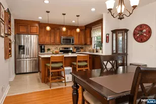 315 Myers Ave, Hasbrouck Heights, NJ 07604 - Photo 9