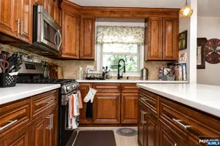 315 Myers Ave, Hasbrouck Heights, NJ 07604 - Photo 11