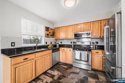 219 Broad Street, Newark, NJ 07104 - Photo 11