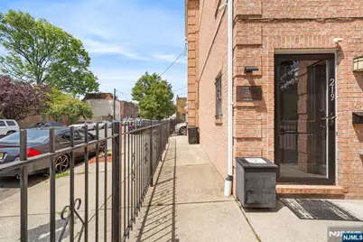 219 Broad Street, Newark, NJ 07104 - Photo 33