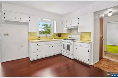107 Roland Street, Park Ridge, NJ 07656 - Photo 5
