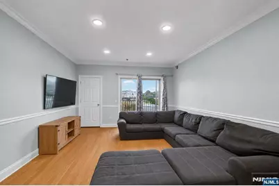 15-19 Tichenor 403 #403, Newark, NJ 07114 - Photo 3