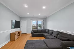 15-19 Tichenor 403, Newark, NJ 07114 - Photo 3