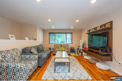 24 Manchester Court 62 #62, Wayne, NJ 07470 - Photo 5