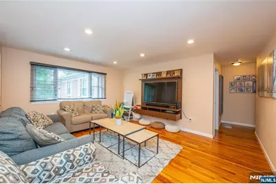 24 Manchester Court 62 #62, Wayne, NJ 07470 - Photo 3
