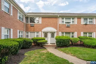 24 Manchester Ct 62, Wayne, NJ 07470 - Photo 1