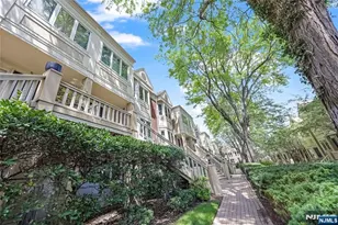 10 Lenox Ct, Fort Lee, NJ 07024 - Photo 1