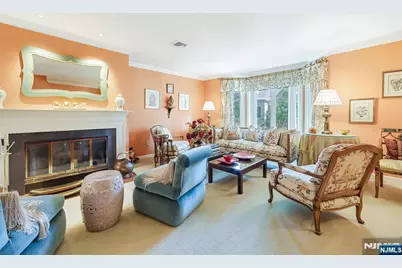10 Lenox Court, Fort Lee, NJ 07024 - Photo 3