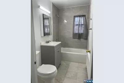 2165C N Central Road C #C, Fort Lee, NJ 07024 - Photo 3