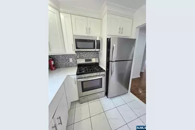 2165C N Central Road C #C, Fort Lee, NJ 07024 - Photo 5