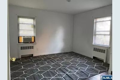 2165C N Central Road C #C, Fort Lee, NJ 07024 - Photo 7
