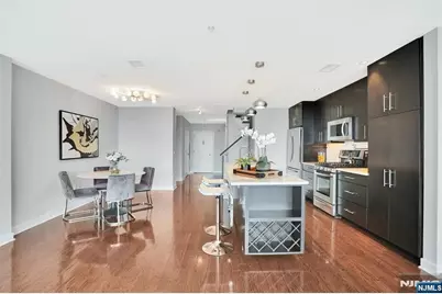 100 Thompson Lane 4D #4D, Edgewater, NJ 07020 - Photo 7