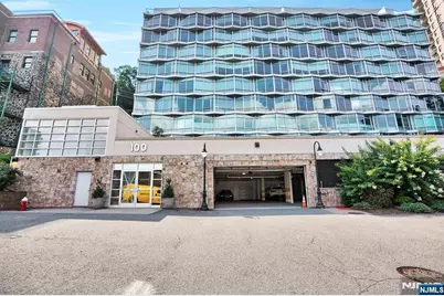 100 Thompson Lane 4D #4D, Edgewater, NJ 07020 - Photo 29