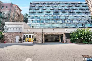 100 Thompson Ln 4D, Edgewater, NJ 07020 - Photo 29