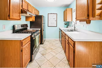 705 Thoreau Court, Mahwah, NJ 07430 - Photo 7