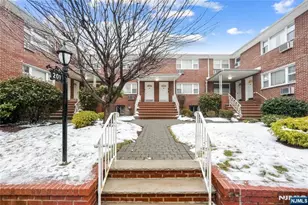 201 Oakdene Pl C00E2, Cliffside Park, NJ 07010 - Photo 5