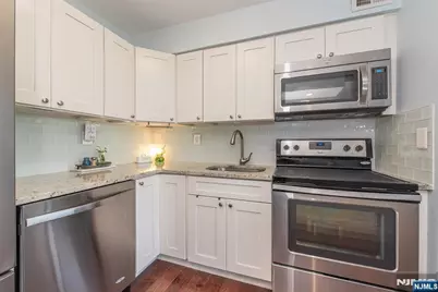 300 Main Street 707 #707, Little Falls Township, NJ 07424 - Photo 7