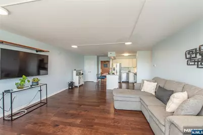 300 Main Street 707 #707, Little Falls Township, NJ 07424 - Photo 5