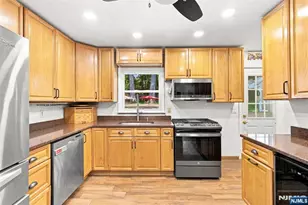 71 Malcolm Rd, Mahwah, NJ 07430 - Photo 9